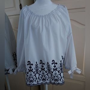 XXL (20) Casual Blouse On/Off Shoulder w Embroidered Cutout Bottom NWT